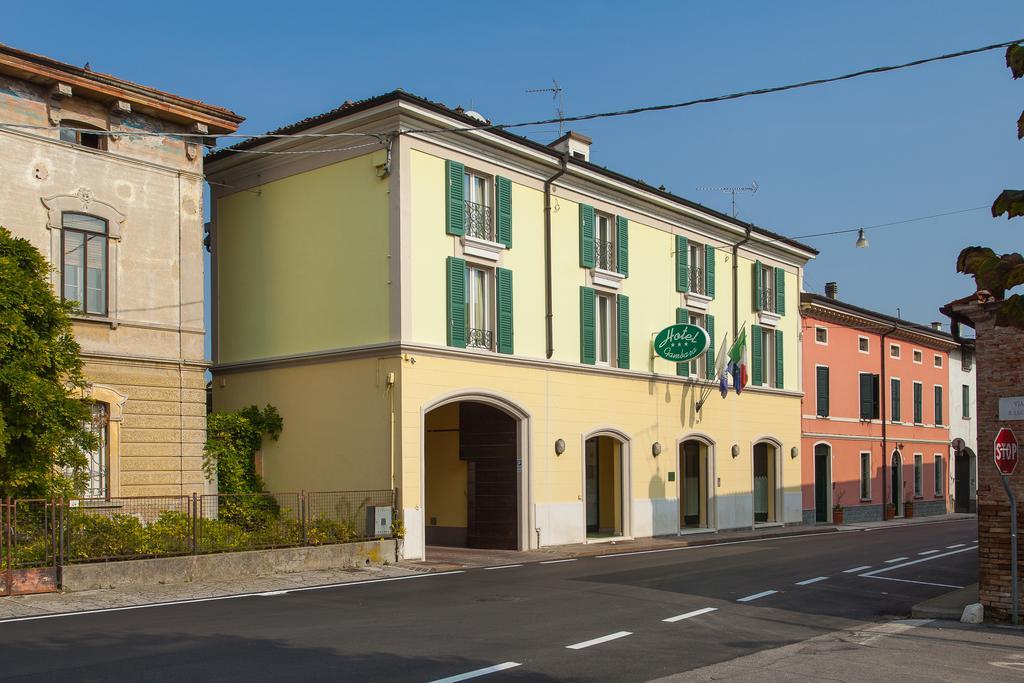 Hotel Gambara Exterior foto